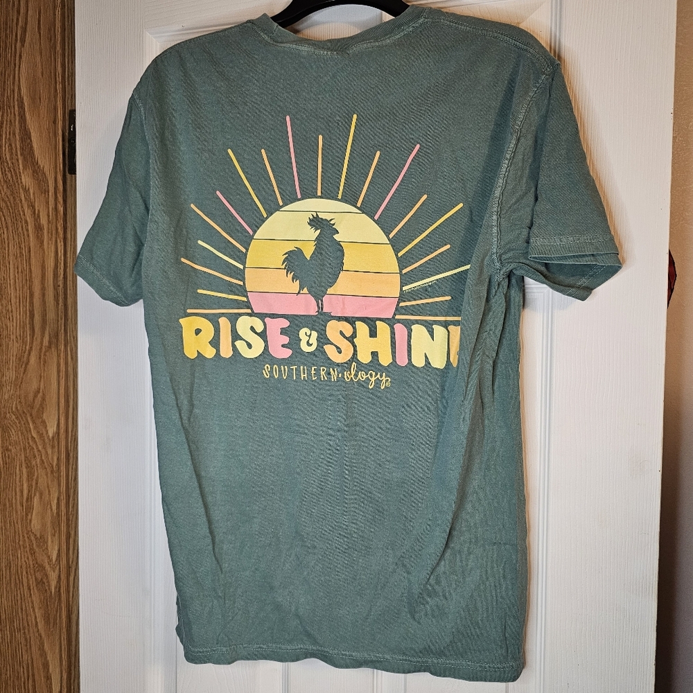 Southern Southernology Retro Rise and Shine Rooster Green Medium Tee